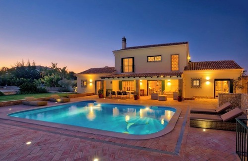 Fialho Villa | Family Villa with Pool & Algarve Views