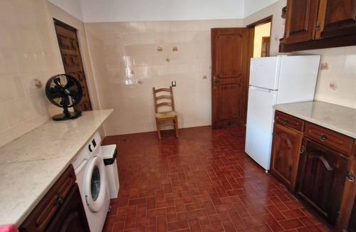 Quinta Do Conde House | Family Villa with Jacuzzi, Large Garden & Free Parking
