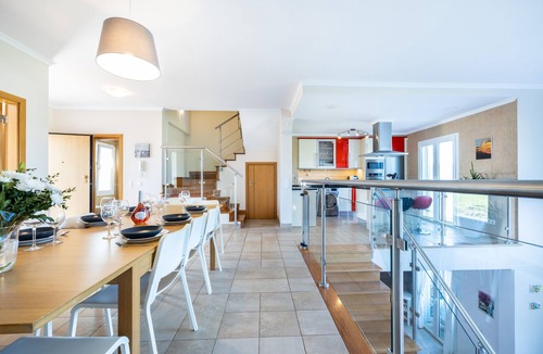 Burgau House | Family villa with private pool and easy walking distance to the beach 5 mins