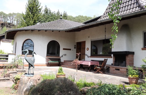 Dahn House | Forsthaus Zerbe/Espenschied, newly renovated with spacious garden