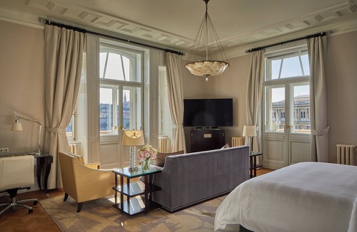 Belvaros - Lipotvaros Hotel | Four Seasons Gresham Palace