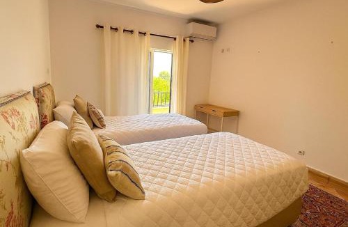 Figueiral Apartment | Golden Triangle Retreat Near Quinta do Lago