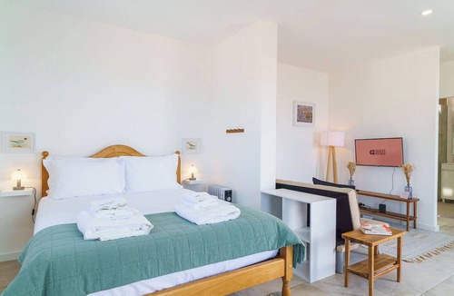 Estreito de Camara de Lobos Apartment | GuestReady - Hillside Escape II