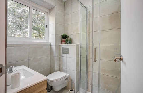 Sao Joao de Deus Apartment | Hip Tailor Made Flat in Areeiro