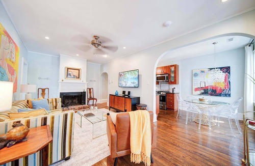 Cherry Condo | Historic Myers Park 2BR Condo with Free Parking Near Uptown