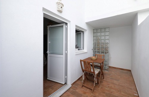 Tavira House | Holiday Home 'Acolhedora Tradicional' with Private Terrace, Wi-Fi and Air Conditioning