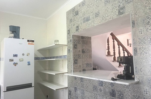 Quatrim do Sul House | Holiday Home 'Bela Vista Retreat - Lavender' with Sea View, Wi-Fi and Air Conditioning