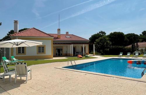 Santa Maria do Castelo House | Holiday Home Casa dos Loendros by Interhome