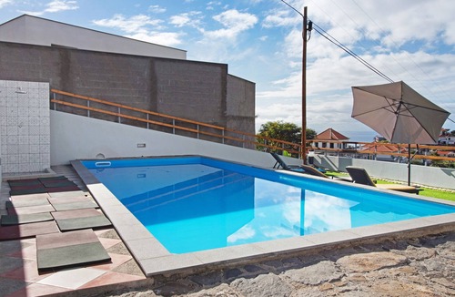 Ponta do Sol House | Holiday Home 'Casa Carreira' with Sea View, Wi-Fi and Air Conditioning