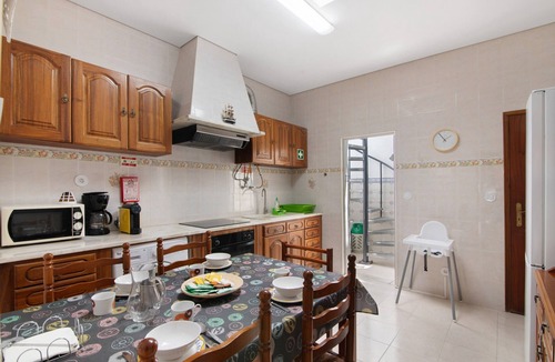 Fuseta House | Holiday Home 'Fuzeta' with Private Terrace, Wi-Fi and Air Conditioning