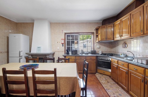 Arouca House | Holiday Home 'Martins House T4' with Mountain View, Wi-Fi and Air Conditioning