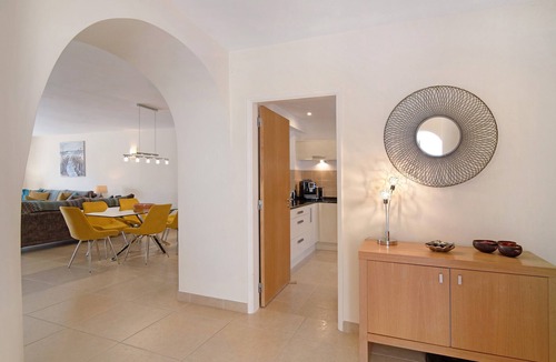 Vale do Lobo House | Holiday Home 'Nicola' with Private Pool, Wi-Fi & Air Conditioning
