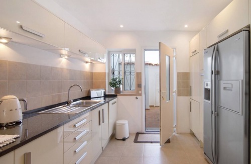 Vale do Lobo House | Holiday Home 'Nicola' with Private Pool, Wi-Fi & Air Conditioning