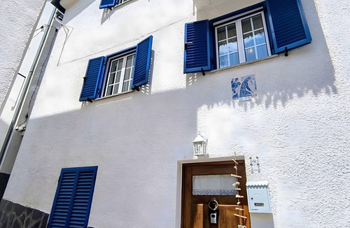 Chas de Egua House | Holiday Home 'Refúgio do Xekeraute' with Mountain View, Shared Pool and Wi-Fi