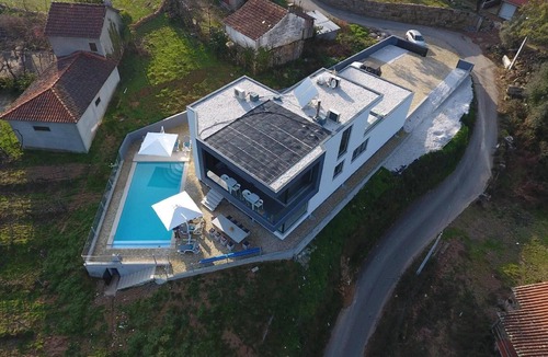 Molares House | Holiday house Canedo de Basto for 1 - 10 persons with 4 bedrooms - Holiday house
