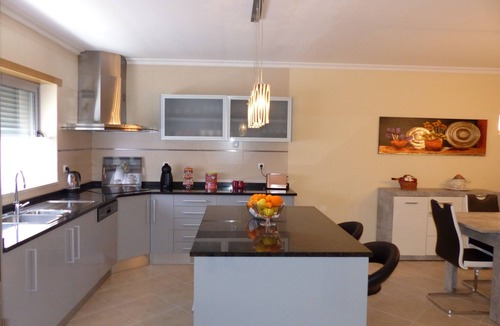 Armamar House | House by the lake "Casa da Estrogada" in Folgosa do Douro