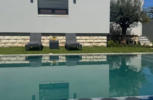 Faulha Villa | House with garden & pool near the beach