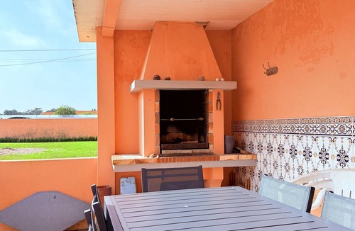 Sao Jacinto House | House with garden and barbecue · Sleeps 6 · beach/estuary