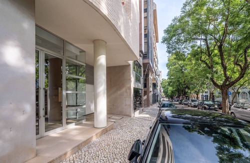 Sao Jorge de Arroios Apartment | Jacaranda: your stylish retreat in Lisbon