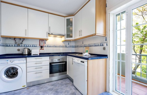 Albardeira Apartment | Lagos Line Apartment - sea views and Meia Praia