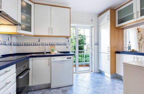Albardeira Apartment | Lagos Line Apartment - sea views and Meia Praia