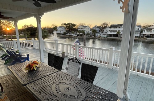 Myrtle Beach House | Lakefront Beach House Free Golf Cart, Bikes & Waterpark!