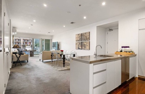 Auckland Central Business District Apartment | Lighter Quay Waterfront Living at Its Finest 3 Bed