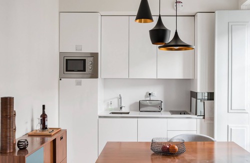 Santa Maria Maior Apartment | LIS001 · Mid-Century Inspired Apartment with River Views