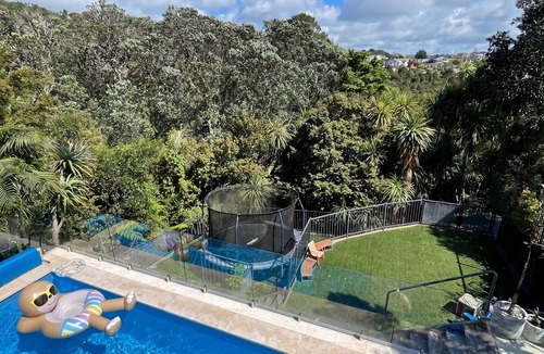 Campbells Bay House | Live on Holiday – 5-Bedroom Home with Pool