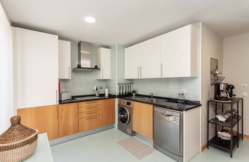 Olhao Apartment | Luxury 2-Bedroom Apartment with Rooftop Pool, Village Marina, Olhão