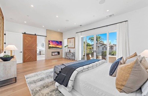 Corona del Mar House | Luxury 4Bedroom home only 2 blocks from the beach!