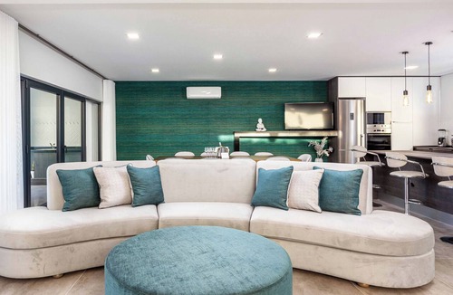 Montes de Alvor Villa | Luxury 5-Bedroom Villa in Alvor with Pool