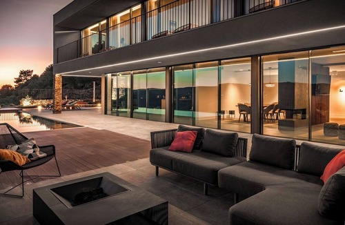 Cotas Villa | Luxury Villa Douro Valley River View and Pool