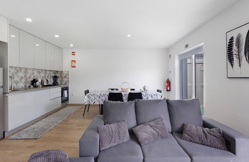Vila Nova de Gaia House | ManuelHouse – Modern Two-Story Home in Vila Nova de Gaia