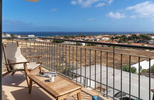 Campo de Baixo House | MarAnteMar – Refuge between Sea and Tranquillity