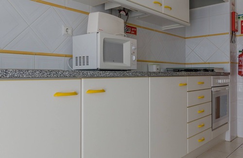 Armacao de Pera Apartment | Marley Yellow Apartment, pool, Wifi