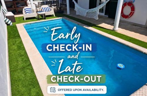 Castelo Villa | Meco Beach and Private Pool Villa