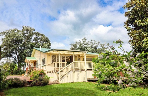Auckland House | Million Dollar Views by the Ocean