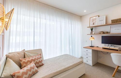 Alges Apartment | Miraflores Modern Apt with Balcony by LovelyStay