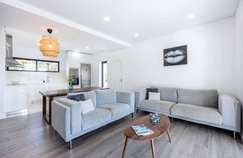 Estombar Villa | Modern Carvoeiro Villa | 6 Bedrooms | Villa Olive | Private Pool