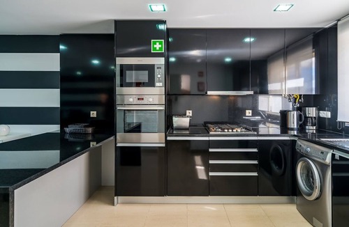 Castelo House | Modern, comfortable house in a quiet condominium, 600m from the beach