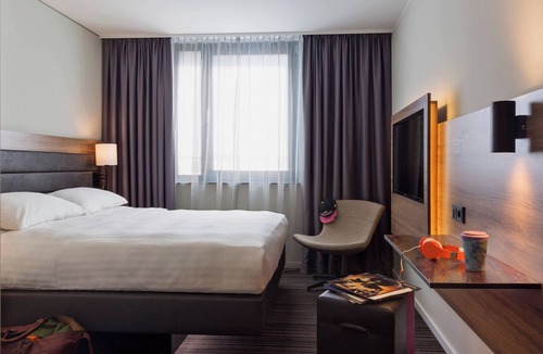 Leinfelden-Echterdingen Hotel | MOXY Stuttgart Airport/Messe