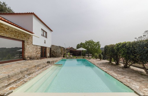Esposade House | Nature, the Douro, and Porto in an Exclusive Villa