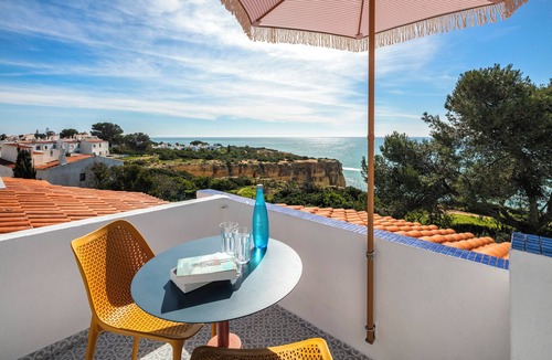 Vale de Centianes Apartment | Ocean View Apartment with rooftop terrace