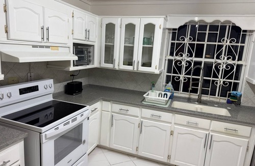 Fitts Village Apartment | Ocean views, spacious 3 bed apt in Fitts Village - 6 min walk to beach