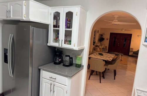 Fitts Village Apartment | Ocean views, spacious 3 bed apt in Fitts Village - 6 min walk to beach