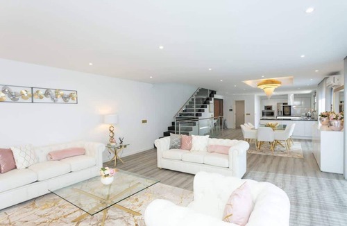 Santa Maria Maior House | Oceanfront Villa w/Pool, Game Room Near Funchal