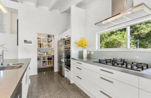 Onetangi House | Oh My Onetangi