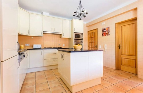 Portimao Ski Chalet | "Orange Tree Villa Alvor - South - Facing Family Villa with Private Poll"