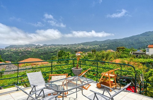 Sao Jorge Cottage | Os Ferreirinhos, a Home in Madeira